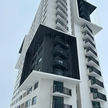 V'one - Cozy & Quiet - Free Parking Apartment