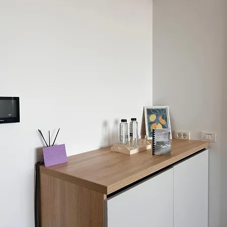 V'one - Cozy & Quiet - Free Parking Apartment *